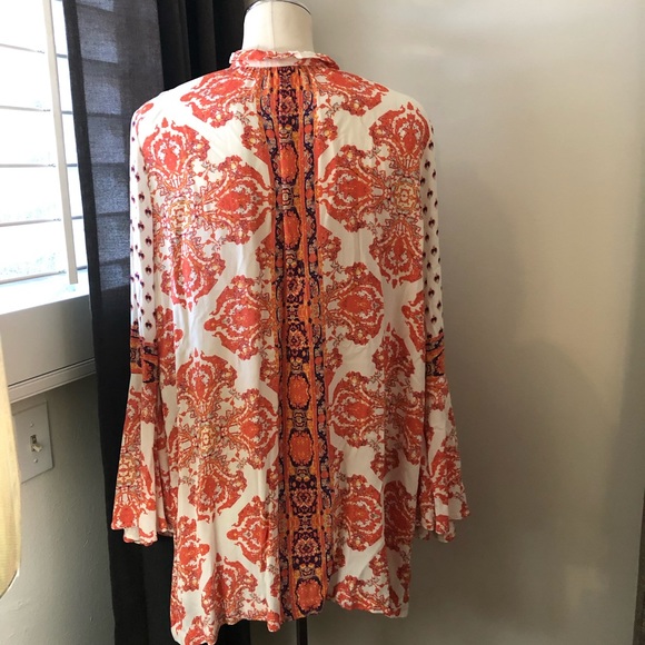 Free People Loose flowing blouse with bell sleeves - Picture 2 of 3